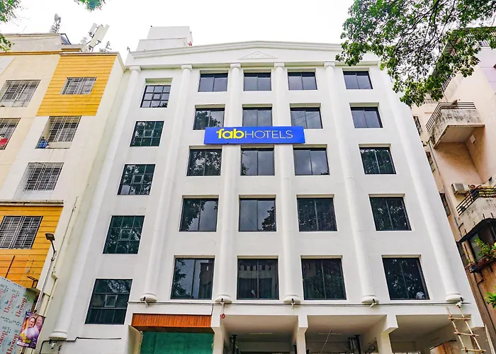 Fabhotel Royal Palace Inn - Lal Mahal